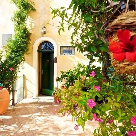 Palazzo Giovanni Bed & Breakfast 4*