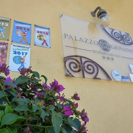 Palazzo Giovanni Nocleg ze śniadaniem 3*