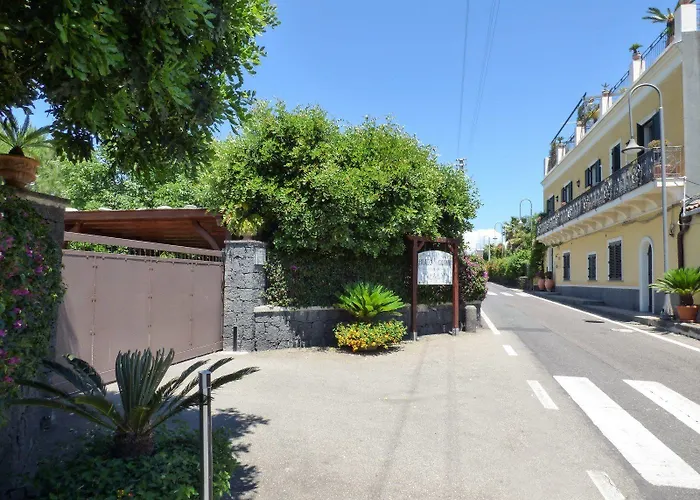 Palazzo Giovanni 4* אסראלה